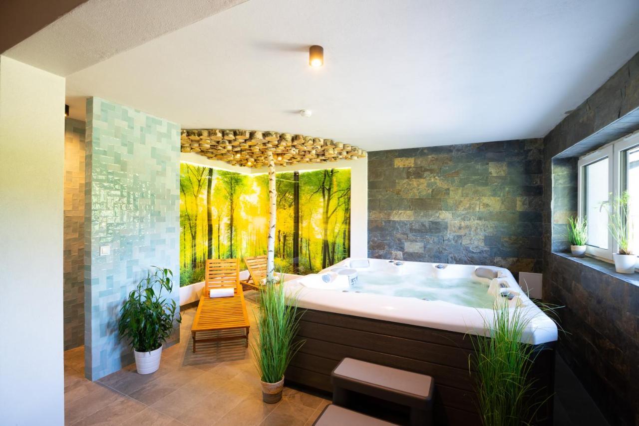 Aparthotel Pod Stokiem Z Sauna I Jacuzzi - Szczyrkapartamenty Bagian luar foto